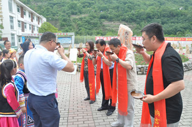 健力源集團心系助學，情暖北川
